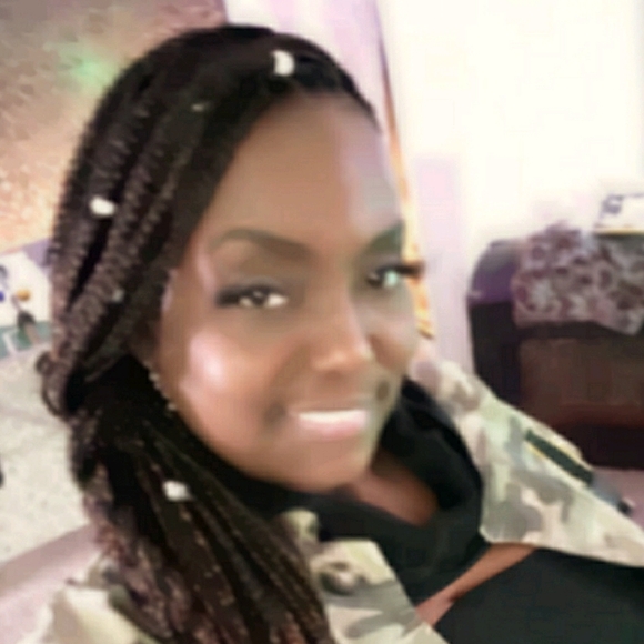 Meet your Posher, Monica - Picture 1 of 1